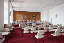 Der Sitzungssaal des Schweriner 
Landtags (Bildquelle: 
wikimedia.org)